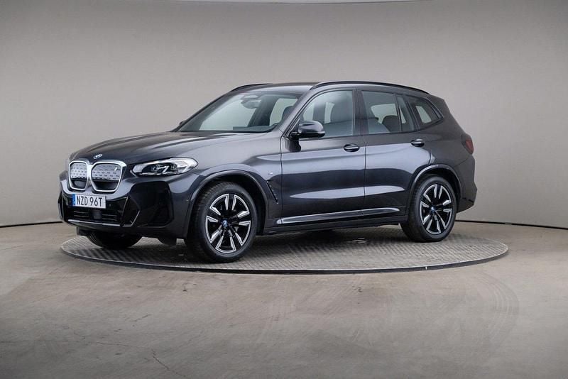 Grå Begagnad 2023 BMW iX3 M Sport SUV | 539 000 kr (Bra pris) - Bild 1/4