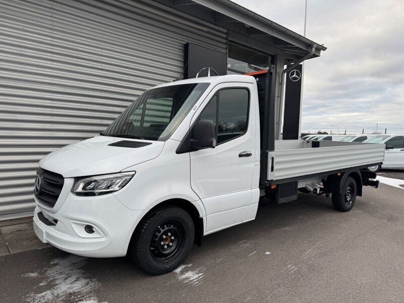 Vit (arktisk vit) Ny 2025 Mercedes Sprinter Van | 636 250 kr (Bra pris) - Bild 1/4