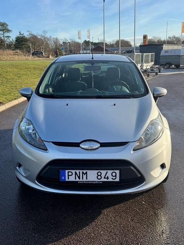 Begagnad 2010 Ford Fiesta Halvkombi | 63 000 kr - Bild 1/4