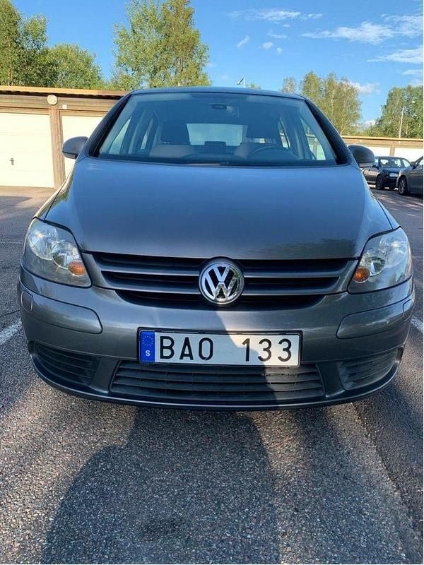Grå Begagnad 2008 VW Golf Plus Cross Trendline Minibuss | 36 000 kr (Bra pris) - Bild 1/4