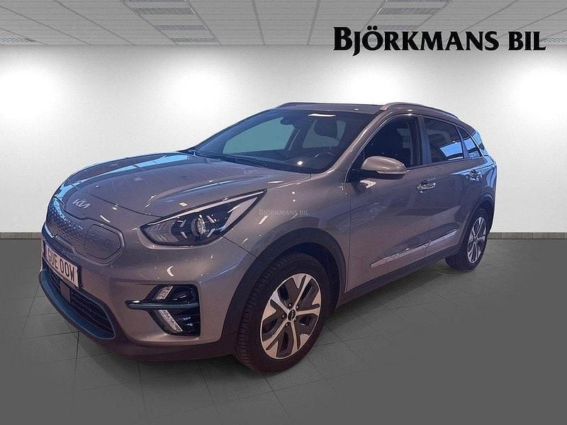 Grå (/klg/ steel grey) Begagnad 2022 Kia e-Niro Advance SUV | 269 000 kr (Bra pris) - Bild 1/4