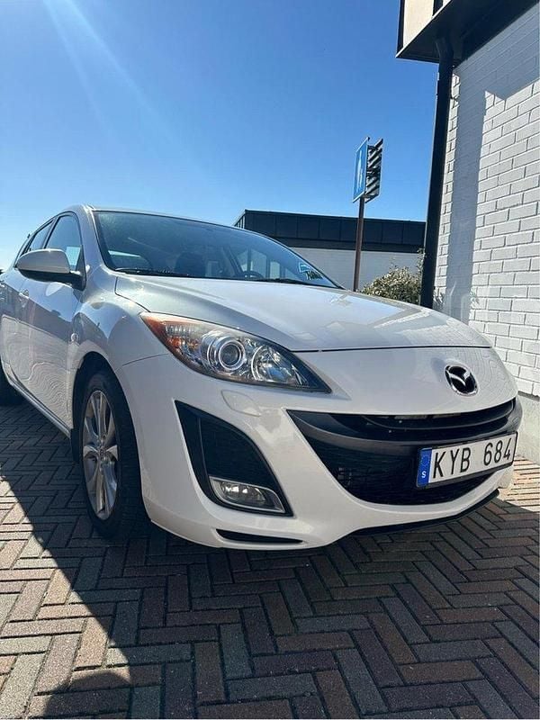Vit Begagnad 2010 Mazda 3 Inclusive Halvkombi | 50 000 kr (Bra pris) - Bild 1/2