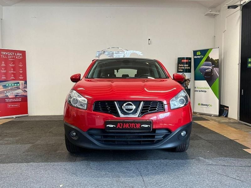 Röd Begagnad 2012 Nissan Qashqai SUV | 49 900 kr (Marknadspris) - Bild 1/4