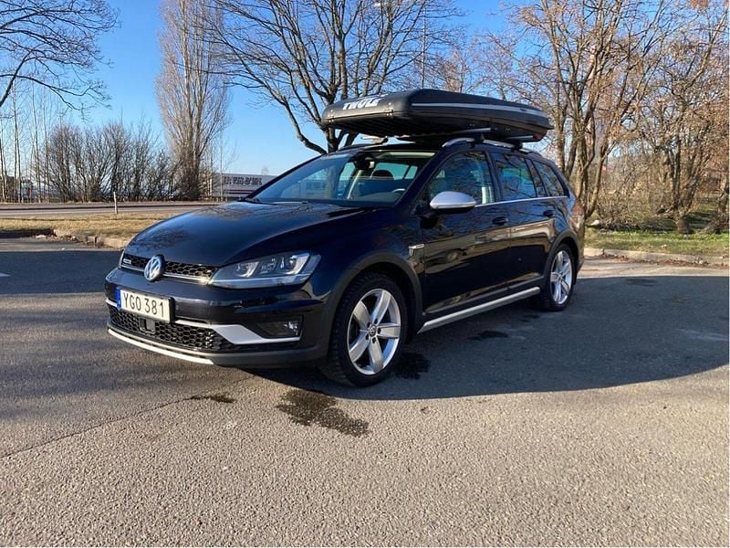 Svart Begagnad 2017 VW Golf Alltrack Kombi | 200 000 kr (Marknadspris) - Bild 1/2