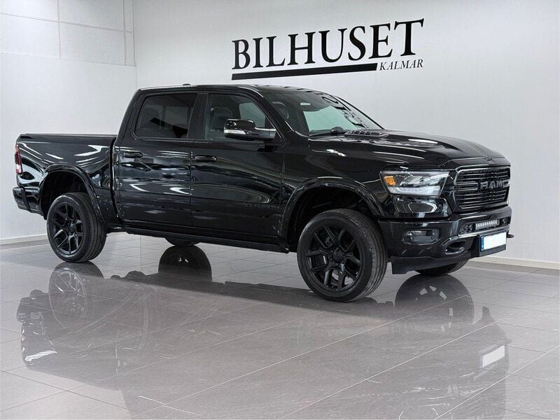 Svart Begagnad 2020 RAM 1500 Pickup | 699 900 kr (Bra pris) - Bild 1/4