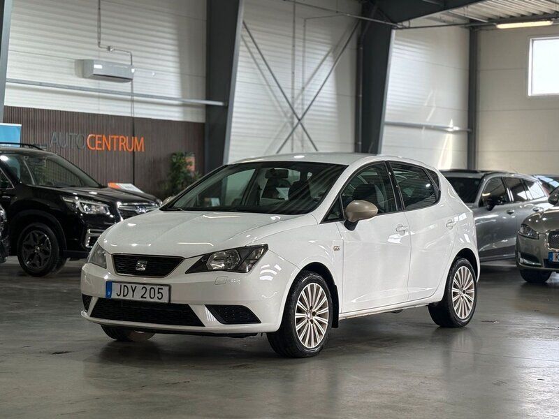 Vit Begagnad 2016 Seat Ibiza Style Halvkombi | 79 900 kr (Marknadspris) - Bild 1/4