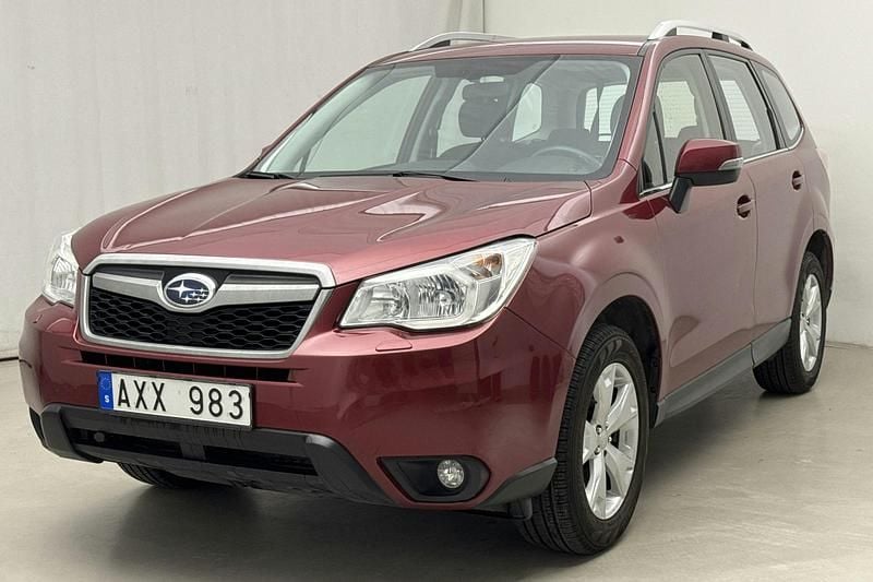 Ljusröd Begagnad 2013 Subaru Forester SUV | 100 000 kr (Bra pris) - Bild 1/4