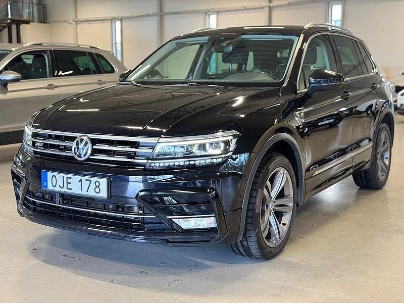 Svart Begagnad 2016 VW Tiguan R-line SUV | 259 900 kr (Dyr) - Bild 1/4