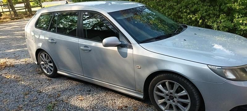 Grå Begagnad 2008 Saab 9-3 Kombi | 23 000 kr (Bra pris) - Bild 1/4