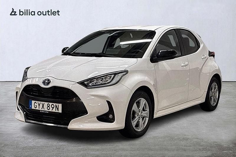 Begagnad Toyota Yaris 2022 Vit Halvkombi