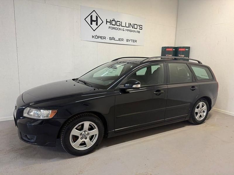 Begagnad Volvo V50 Momentum 109 HK (80 kW) 2010 Svart Kombi