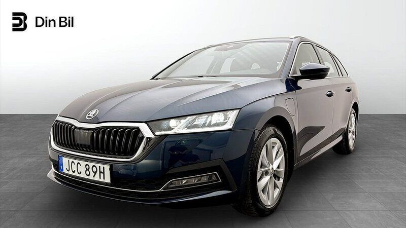 Blå Begagnad 2023 Skoda Octavia Style Kombi | 344 900 kr (Marknadspris) - Bild 1/4