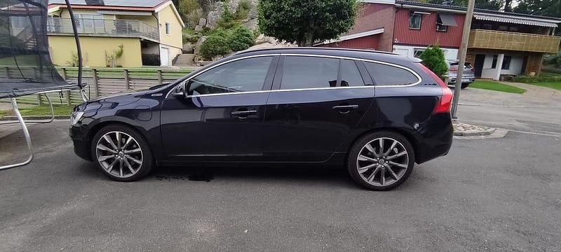 Begagnad 2018 Volvo V60 Kombi | 185 000 kr (Bra pris) - Bild 1/4