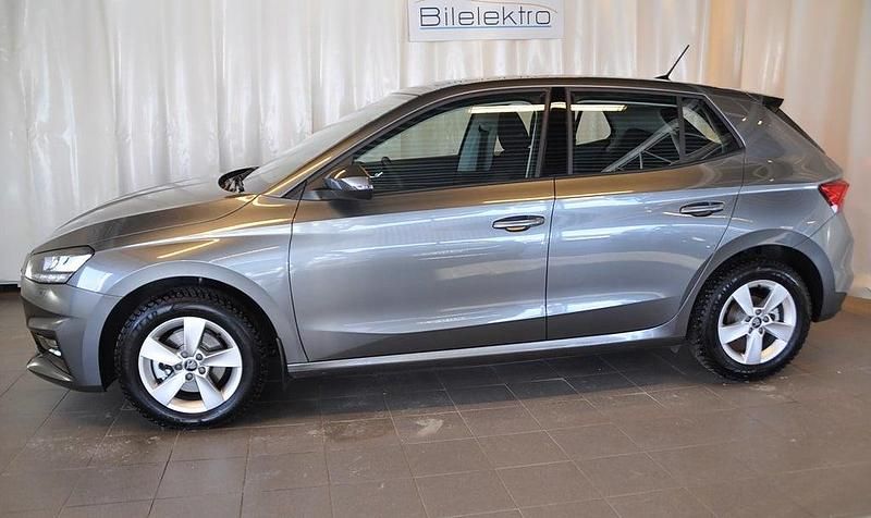 Ny Skoda Fabia 116 HK (85 kW) 2025 Gråmetallic Halvkombi