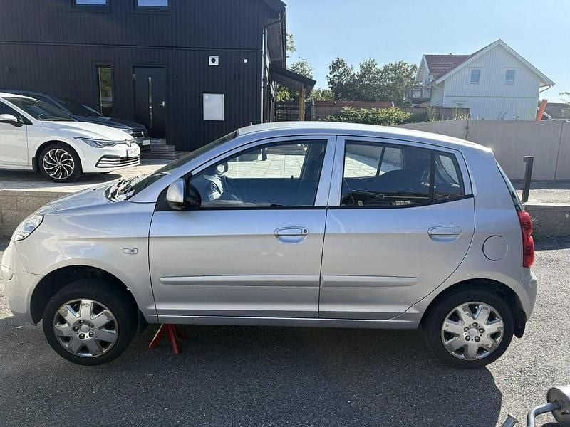Silver Begagnad 2008 Kia Picanto 4 Halvkombi | 23 000 kr (Marknadspris) - Bild 1/4