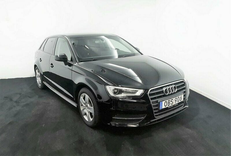 Begagnad Audi A3 Sportback Attraction 110 HK (80 kW) 2013 Svart Halvkombi