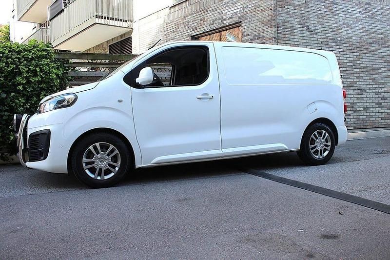 Begagnad Citroën Jumpy 116 HK (85 kW) 2017 Vit Minibuss