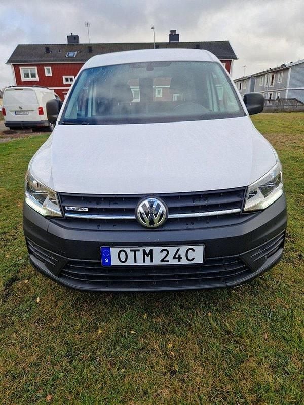 Vit Begagnad 2020 VW Caddy Maxi Minibuss | 105 000 kr (Superpris) - Bild 1/4