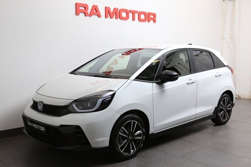 Vit Ny 2024 Honda Jazz Advance Halvkombi | 304 900 kr (Marknadspris) - Bild 1/4