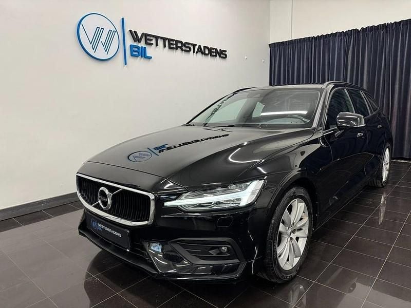 Svart Begagnad 2020 Volvo V60 Momentum Kombi | 179 000 kr (Marknadspris) - Bild 1/4
