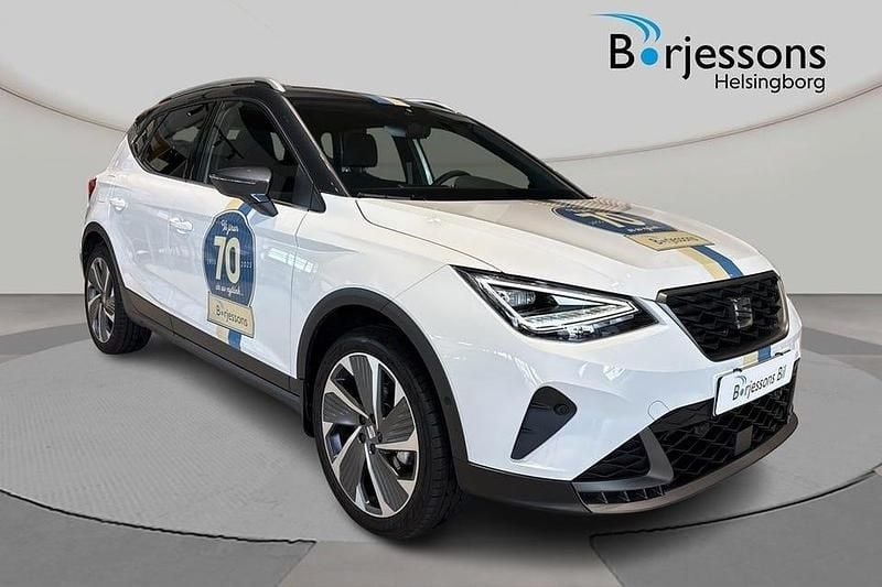 Vit Begagnad 2025 Seat Arona FR SUV | 259 900 kr (Dyr) - Bild 1/4