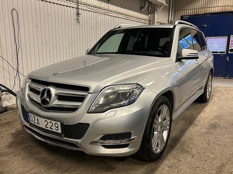 Silver Begagnad 2012 Mercedes GLK220 SUV | 109 900 kr (Dyr) - Bild 1/4