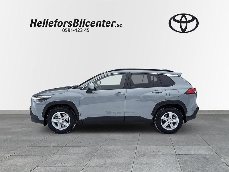 Begagnad Toyota Corolla Cross Style 200 HK (147 kW) 2024 Grå SUV