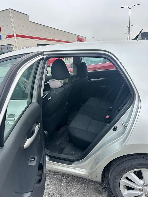 Begagnad 2008 Toyota Auris Halvkombi | 50 000 kr (Marknadspris) - Bild 1/4