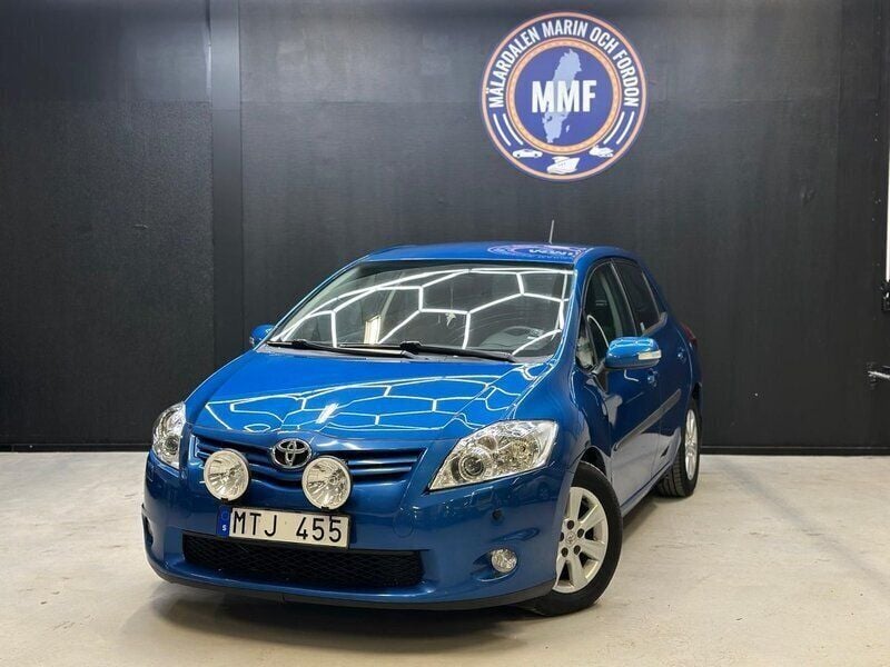 Blå Begagnad 2012 Toyota Auris Plus Halvkombi | 69 800 kr (Marknadspris) - Bild 1/4