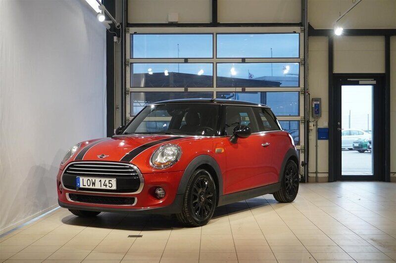Röd/orange Begagnad 2014 Mini Cooper Pepper Halvkombi | 135 400 kr (Marknadspris) - Bild 1/4