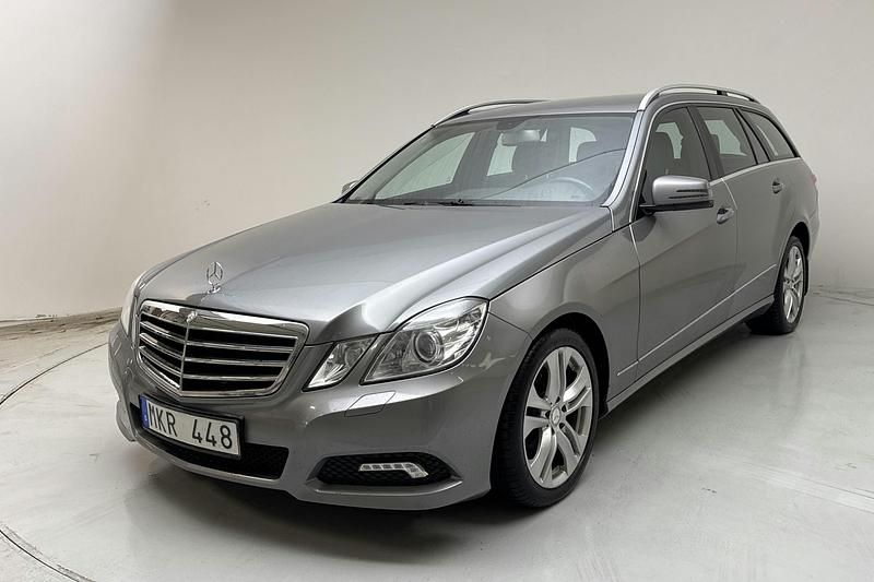 Grå Begagnad 2010 Mercedes E350 Avantgarde Kombi | 129 000 kr (Dyr) - Bild 1/4