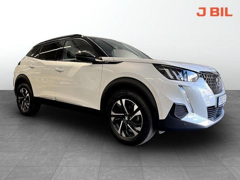 Vit Begagnad 2023 Peugeot 2008 GTi SUV | 224 900 kr (Bra pris) - Bild 1/4