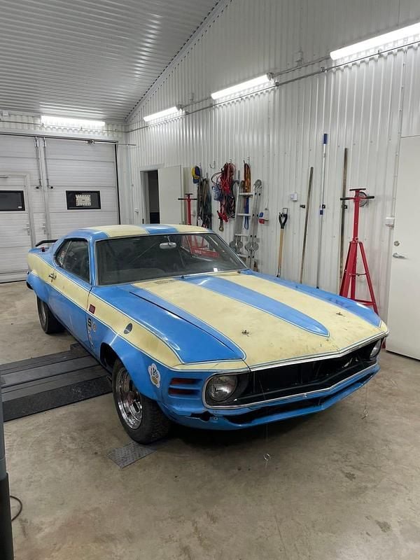Gul / blå Begagnad 1970 Ford Mustang Sportkupé | 300 000 kr - Bild 1/4