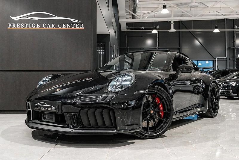 Begagnad Porsche 911 541 HK (397 kW) 2025 Svart