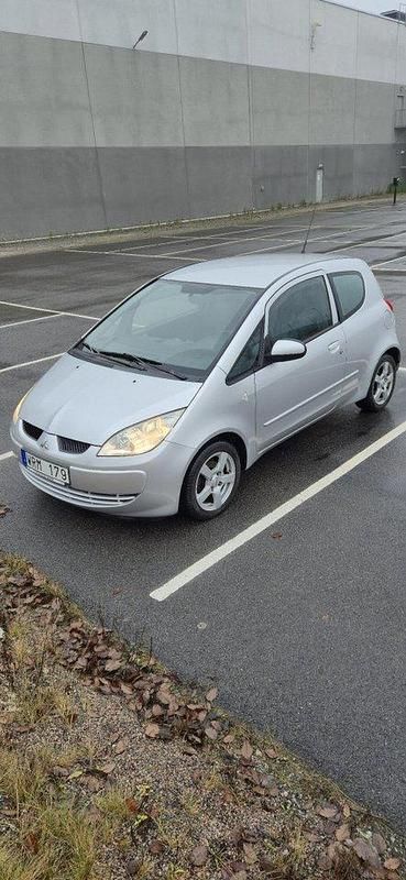 Silver Begagnad 2006 Mitsubishi Colt Halvkombi | 20 000 kr (Bra pris) - Bild 1/4