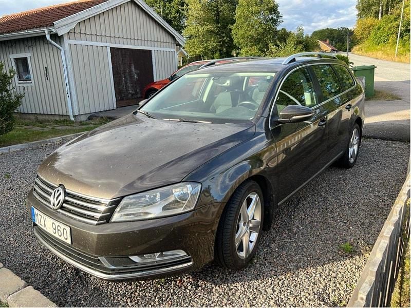 Brun Begagnad 2013 VW Passat Kombi | 49 500 kr (Dyr) - Bild 1/4