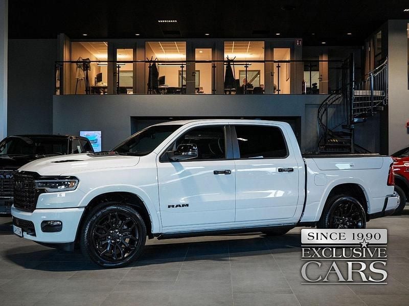Vit (bright white) Ny 2025 Dodge Ram Limited Pickup | 1 247 500 kr (Superpris) - Bild 1/4
