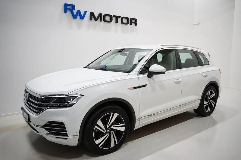 Vit Begagnad 2021 VW Touareg SUV | 449 900 kr (Bra pris) - Bild 1/4