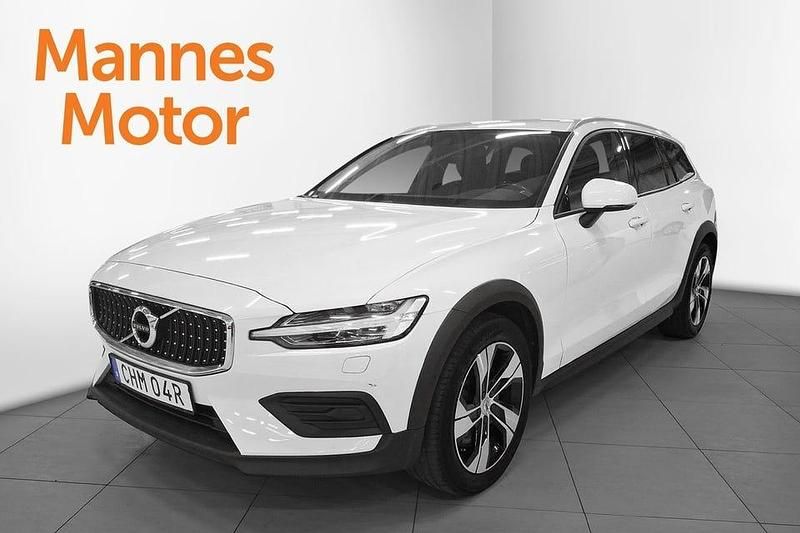 Vit Begagnad 2019 Volvo V60 CC Momentum Kombi | 289 900 kr (Marknadspris) - Bild 1/4