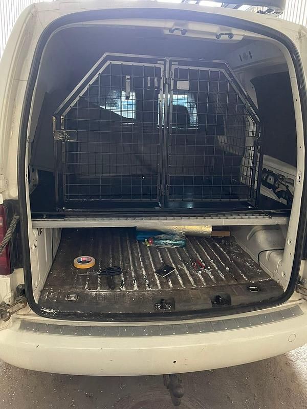 Begagnad VW Caddy 140 HK (102 kW) 2011 Minibuss