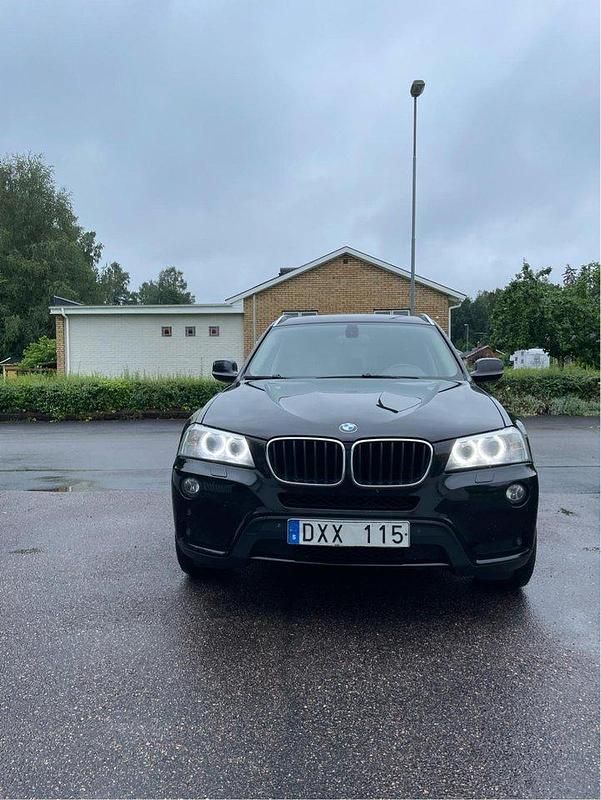 Svart Begagnad 2012 BMW X3 SUV | 99 000 kr (Marknadspris) - Bild 1/4