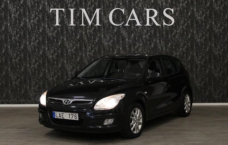 Svart Begagnad 2007 Hyundai i30 Halvkombi | 24 999 kr (Marknadspris) - Bild 1/4