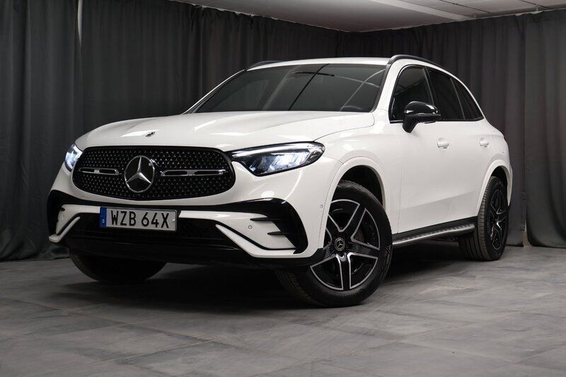 Vit Begagnad 2024 Mercedes GLC300e Advanced SUV | 709 000 kr - Bild 1/4