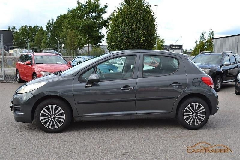 Begagnad Peugeot 207 93 HK (68 kW) 2010 Mörkgrå (grå) Halvkombi