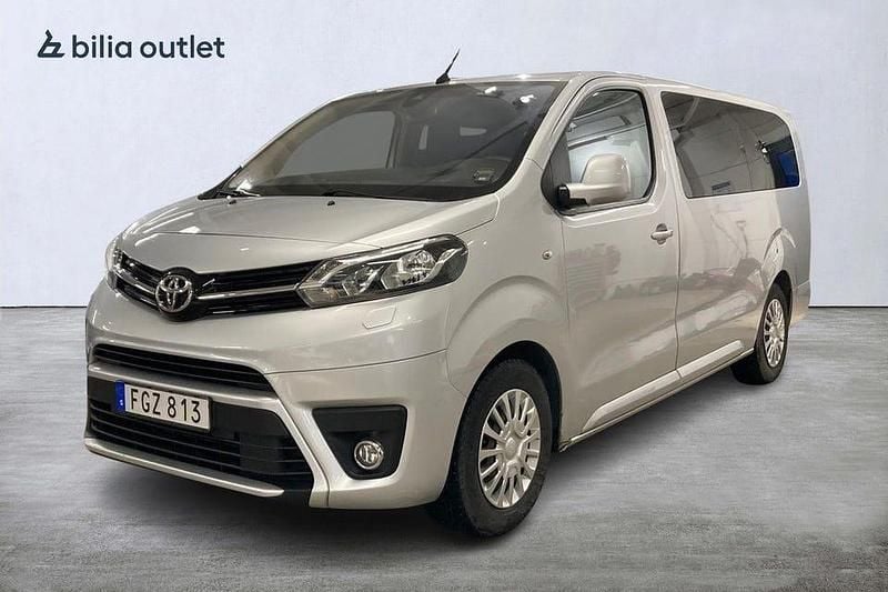 Silver Begagnad 2017 Toyota Proace Verso Kombi | 179 900 kr (Marknadspris) - Bild 1/3