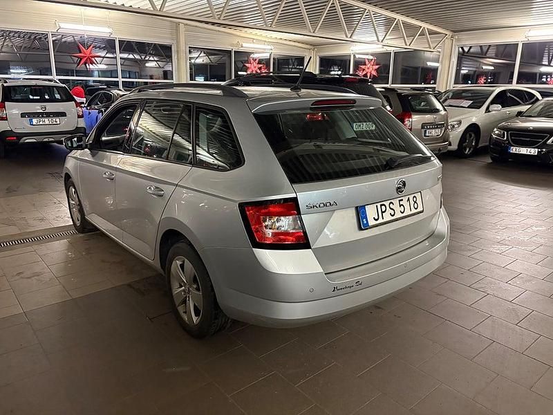 Begagnad Skoda Fabia Style 90 HK (66 kW) 2015 Silver Kombi