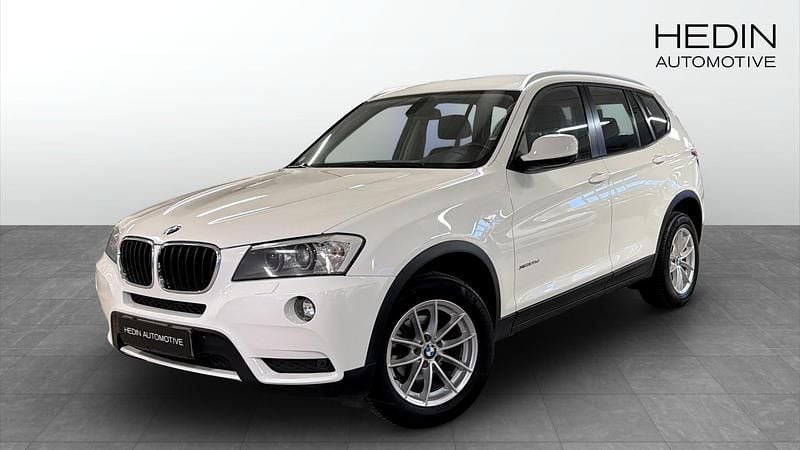 Vit Begagnad 2011 BMW X3 SUV | 169 700 kr (Marknadspris) - Bild 1/4