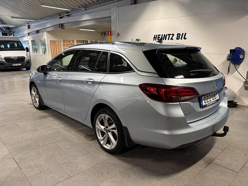 Begagnad Opel Astra Dynamic 125 HK (91 kW) 2016 Magnetic silver metallic Kombi