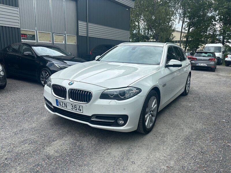 Vit Begagnad 2013 BMW 520 Kombi | 154 900 kr (Marknadspris) - Bild 1/1