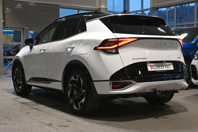 Begagnad Kia Sportage GT-Line 266 HK (195 kW) 2022 Vit (deluxe white pear metallic) SUV